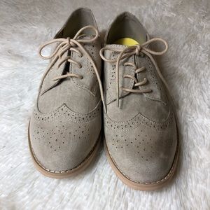Gap Tan Suede Wingtip Flat Loafers Like New